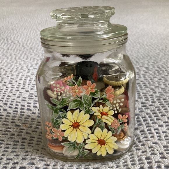 Hand Painted Vintage Canister With 2 cups of vintage buttons inside - Picture 3 of 10